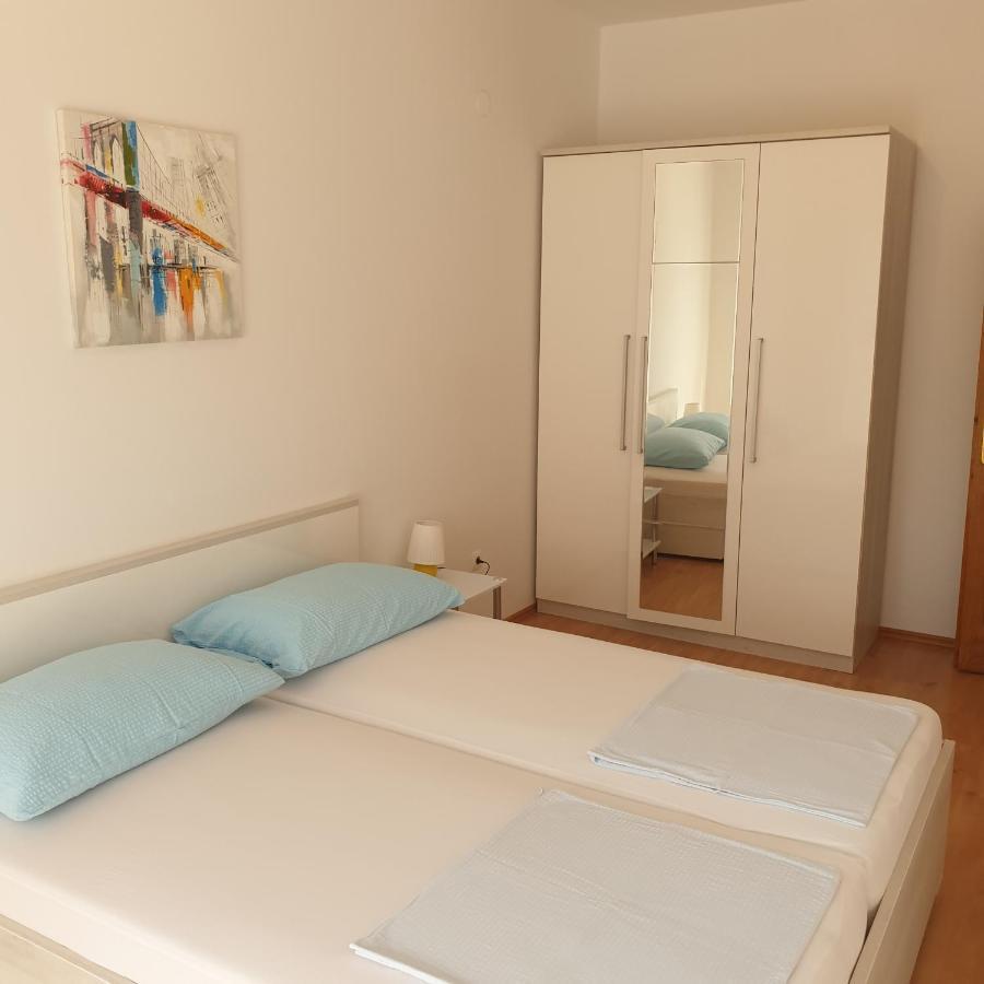 Apartment Sara ซริกเวนิซา ภายนอก รูปภาพ
